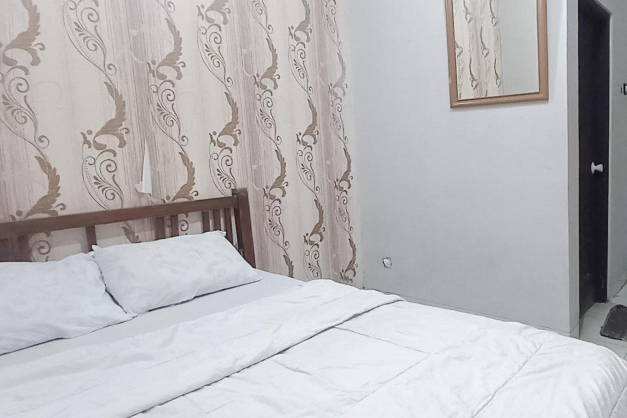 Trihakso Guest House Near Kaliurang Redpartner Слеман Екстериор снимка